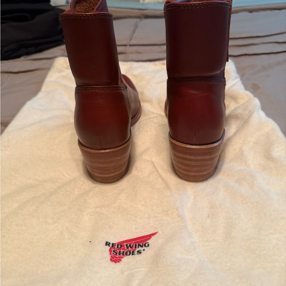 Red Wing Shoes Rich Brown Leather Boots - Picture 4 of 11